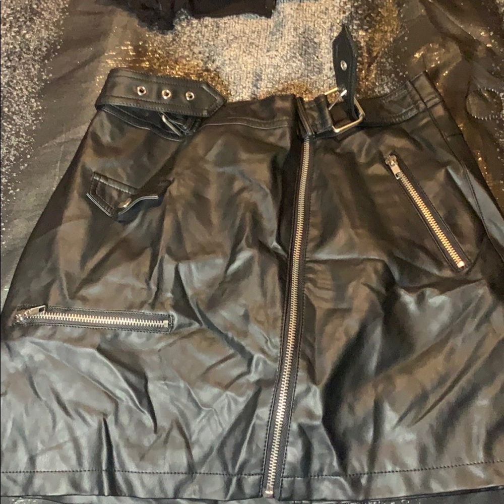 Forever 21 Faux leather mini skirt